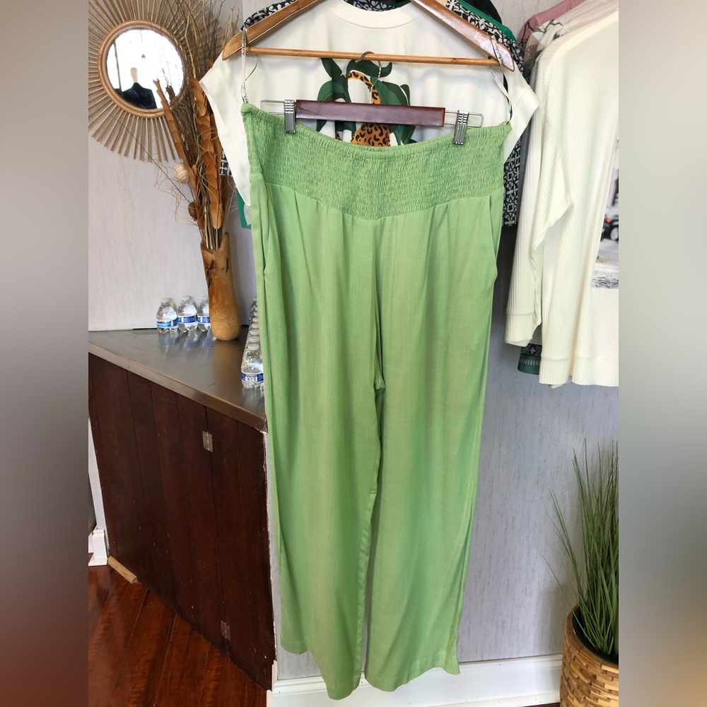 Green pants plus size.